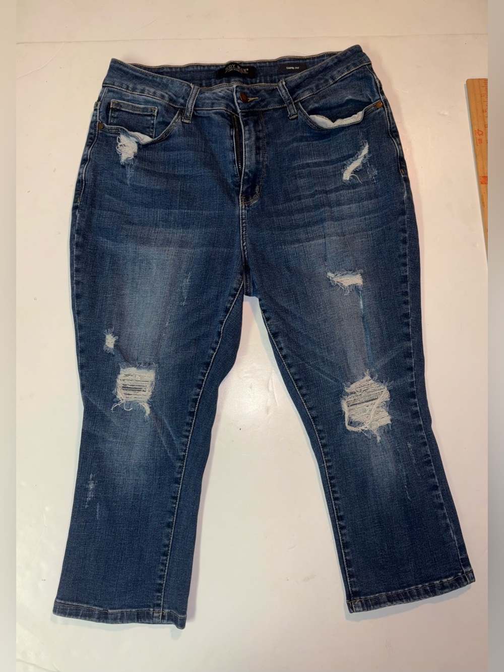 Judy Blue 14W Distressed Stretch Capri Fit Jeans Medium Wash Style JB88211